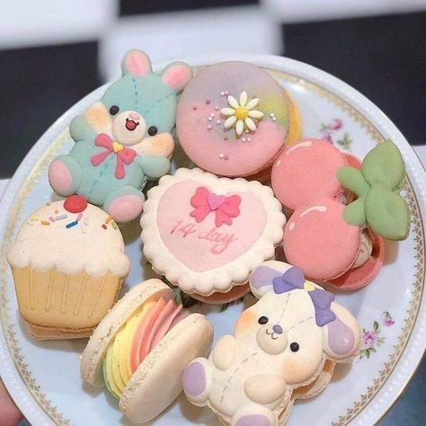 Kue Macaroon, Aesthetic Foods, 귀여운 음식 그림, Kawaii Dessert, Kawaii Cooking, Pretty Aesthetic, Cute Baking, Cute Snacks, Cute Food Art