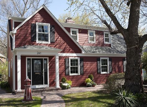 Red House Exterior, Best Exterior Paint, Red Houses, Black Shutters, Exterior House Color, Brick Exterior, Exterior Renovation, Exterior Paint Color, Exterior Color Schemes