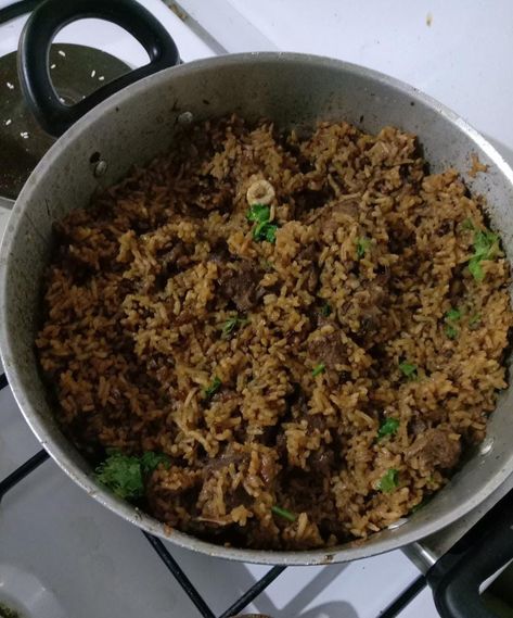 Pilau Ginger Garlic Paste, Africa Food, Diy Simple, Lamb Chops, Garlic Paste, Simple Recipes, Kitchen Hacks, Fried Rice, Onions