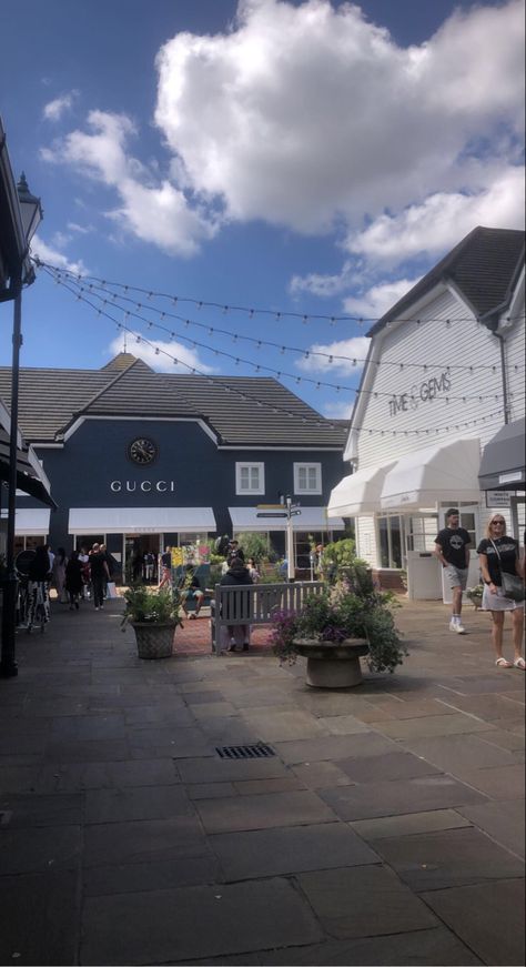 Bicester Village Aesthetic, Outlet Village, Shopping Village, Bicester Village, Designer Shopping, Village Shop, Balloon Pictures, Study Room Decor, Small Village