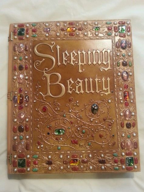 Sleeping Beauty Treasure Keepsake Storybook Disney Props, Sleeping Beauty Book, Fairytale Baby Shower, Sleeping Beauty Wedding, Sleeping Beauty Party, Quinceanera Pink, Beauty Movie, Disney Treasures, Disney Rooms