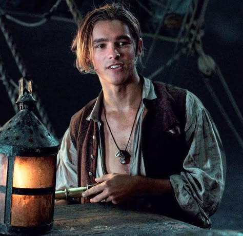 Henry Turner Aesthetic, Henry Pirates Of The Caribbean, Henry Turner Potc, Pirates Of The Caribbean Henry Turner, Brenton Thwaites Pirates Caribbean, Pirates Of The Caribbean Characters, Henry Turner Pirates Of The Caribbean, Benton Thwaites, Henry Turner