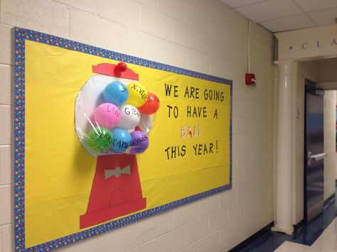 Gum ball bulletin board - balloons and cellophane Balls Bulletin Board Ideas, Ball Study Creative Curriculum Bulletin Board, Summer Sports Crafts, Pta Activities, Candyland Decor, Creative Curriculum Preschool, Kids Bulletin Boards, Kindergarten Bulletin Boards, Primary School Classroom