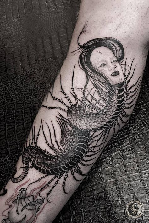 Scary Rib Tattoo, Japanese Gore Tattoo, Goth Centipede Tattoo, Creepy Snake Tattoo, Creepy Centipede Tattoo, Centipedes Tattoo, Macabre Tattoo Ideas, Centepide Tattoo Arm, Centapeid Tattoo Design