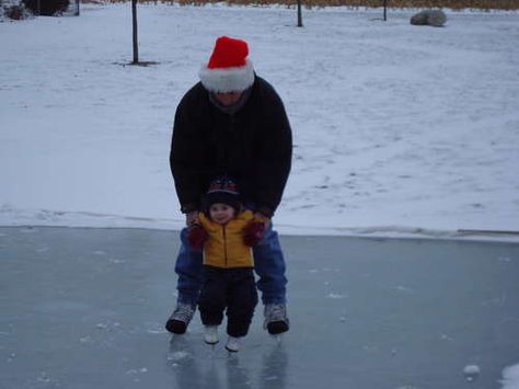 Thinking about letting Jeff build an ice rink in our yard this winter.  Instructions here..... Backyard Ice Rink, Backyard Rink, Bike Challenge, Cheap Landscaping Ideas, Decorative Garden Fencing, Gardening Decor, Cheap Backyard, Ice Skating Rink, Skating Rink