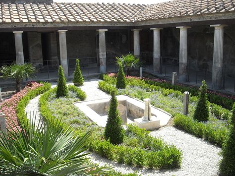 Peristyle and garden with fountain (Plan: F and f) - The House of the "Golden Cupids" at Pompeii, recently restored (Neronian age) Peristyle Garden, Roman Diorama, Roman Courtyard, Garden With Fountain, Mediterranean Living Rooms, Greek Garden, Roman House, Roman Garden, Greek Decor