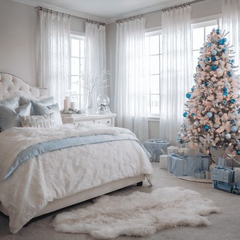 Turn your bedroom into a winter wonderland with these festive Christmas Bedroom Decor Ideas that will add some holiday cheer to your space. From elegant and luxurious ideas to simple and minimal ideas for small spaces, I’ve gathered a wide range of different styles to inspire you. Whether you’re aiming for a modern chic aesthetic or a rustic, vintage look, these Christmas bedroom ideas will help you deck out your space in style for 2024. Minimal Ideas, Christmas Bedroom Decor Ideas, Christmas Bedroom Ideas, Christmas Bedroom Decor, Ideas For Small Spaces, Christmas Decorations Bedroom, Rustic Cabin Decor, Chic Aesthetic, Christmas Bedroom