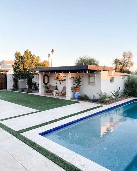 Yardzen | Online Landscaping on Instagram: "Backyard transformation in Phoenix, featuring a small pool with a Baja shelf for lounging and a reimagined entertaining space with room for dining and space for the animals to play. Plus, pollinator-loving plants. Scroll through to see the before and more views. Photo by @airbnbrindy! #myyardzen . . . . #backyarddesign #landscapedesign #howwedwell #sodomino #arizonahomes #plungepool #arizonarealestate #modernboho #modernbohemian #mybohoabode #aabhome # Baja Shelf Pool, Pool Baja Shelf, Baja Shelf, Backyard Transformation, Entertaining Space, Small Pool, Plunge Pool, Southwestern Style, Entertainment Space