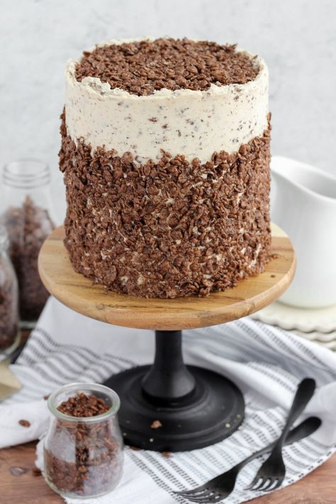 Cocoa Pebbles Cereal Cake Cocoa Pebbles Cake, Cocoa Pebbles, Cereal Cakes Ideas, Cocoa Puffs Cereal, Cereal Flavors, Pebbles Cereal, Fruity Pebbles Cereal, Cereal Cookies, Chocolate Cereal