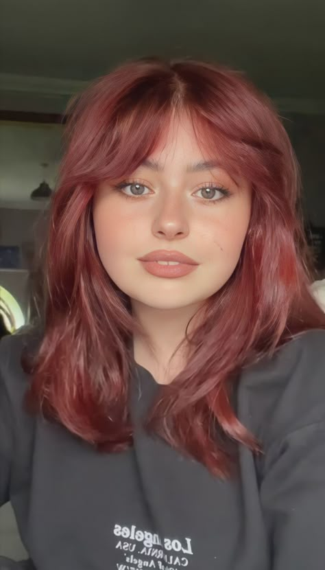 Round Face Red Hair, Hair Colors Fair Skin, Red Hair Colour For Short Hair, Pink Hair Professional Look, Valerie Lepelch Haircut, Makeup For Cherry Red Hair, Red Short Layered Hair, Cherry Hair Short, Cherry Hair Aesthetic