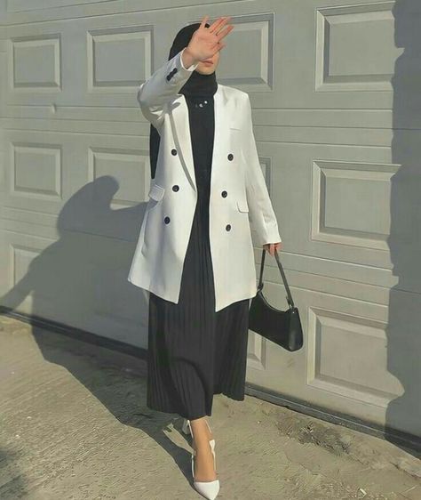 Blazer And Skirt Outfits Hijab, Modest Blazer Outfits, Hijabi Business Casual, Hijab Business Outfit, Hijabi Business Outfit, Modest Office Outfits Muslim, Hijabi Business Women, Hijabi Office Wear, Hijabi Office Outfits