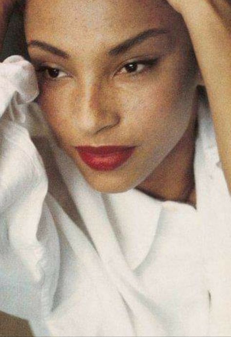 Sade Adu, 90s Makeup, Quiet Storm, Amazing Artists, Lauryn Hill, Diamond Life, Black Inspiration, Marvin Gaye, Women In Music