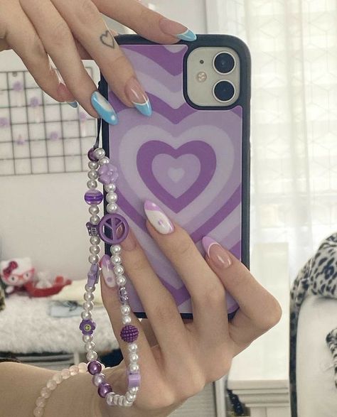 Apple Gadgets, Phone Straps, Indie Jewelry, Pretty Iphone Cases, Pretty Phone Cases, Phone Charms, Future Lifestyle, Aesthetic Phone Case, Beaded Accessories