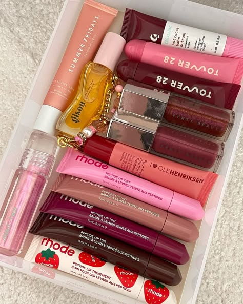 Lip Care Routine, Skincare Inspiration, Makeup Items, Your Lips, Gorgeous Makeup, Instagram Page, Makeup Brands, Glam Makeup, Makeup Essentials