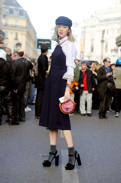 Socks And Sandals Street Style, Socks And Heels Street Style, Sandals Street Style, Knee High Socks Outfit, Sandals With Socks, Black Velvet Shoes, Irene Kim, Rocker Look, Street Style Aesthetic