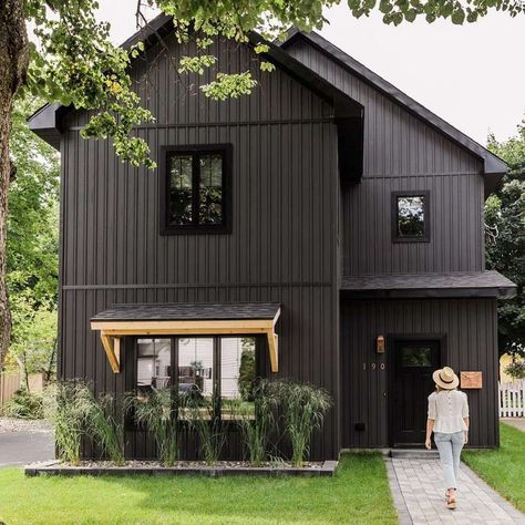 Brown Siding With Black Windows, Black Beach House Exterior, Black Fox Exterior Paint, Black And Cedar House Exterior, Exterior Addition, Vinyl Siding Styles, Addition Exterior, Black Siding, Grey Vinyl Siding