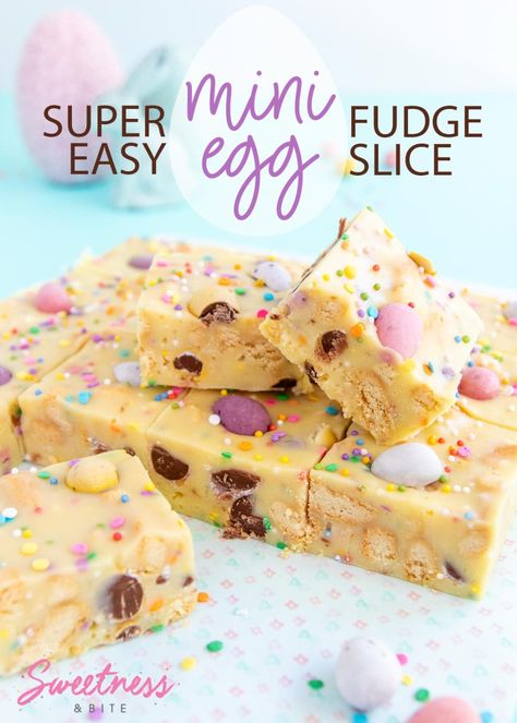 Mini Egg Fudge Slice is a fun and easy Easter treat. A smooth, creamy white chocolate and condensed milk fudge base, pastel mini eggs, crunchy cookie pieces, and a speckle of rainbow sprinkles! Fudge Slice, Easter Sweet Treats, Fun Easter Treats, Easy Easter Treats, Microwave Fudge, White Chocolate Fudge, Slice Recipe, Mini Egg, Fudge Easy