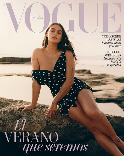 ✨ The summer we shall become ✨ We travel to the beaches of Mallorca with @jilla.tequila, Vogue Spain’s June cover star, to start dreaming about a summer of rest and relaxation. {Jill Kortleve is wearing a @dolcegabbana polka dot dress} 💌 Vogue Spain’s June issue will be on newsstands on Tuesday, May 21st ▪️Photography: @danmartensen ▪️Styling: @clarerichardson1 ▪️Head of Content: @ineslorenzo ▪️Global Creative Director: @raulmartinez1024 ▪️Hair: @rudilewis ▪️Make-up: @petros_petrohilos ▪️Prod... Jilla Tequila, Jill Kortleve, Curve Model, Fashion Magazine Cover, Vogue Dress, Vogue Spain, Vogue Covers, June 2024, Beach Photoshoot