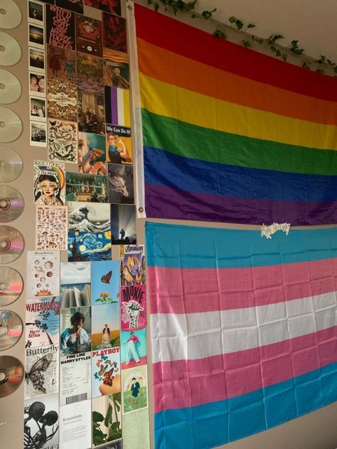 You can find more indie room decor on pur website Trans Room Ideas, Queer Rooms, Aesthetic Bedroom Pictures, Pride Bedroom Ideas, Trans Bedroom, Lgbtq Room Ideas, Pride Bedroom, Gay Bedroom, Gay Room