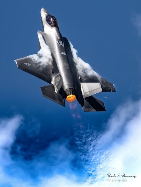 https://flic.kr/p/288DVz3 | USAF F-35 at RIAT 18 Fighter Planes Art, Supersonic Aircraft, Jet Fighter Pilot, F 35 Lightning Ii, Us Military Aircraft, Stealth Aircraft, Airplane Fighter, Military Airplane, Air Fighter