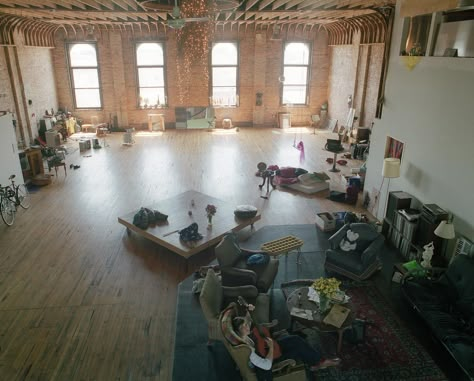 . New Yorker Loft, Warehouse Apartment, Warehouse Loft, Warehouse Living, Studio Loft, Chill Room, Loft Studio, Loft Living, Loft Design