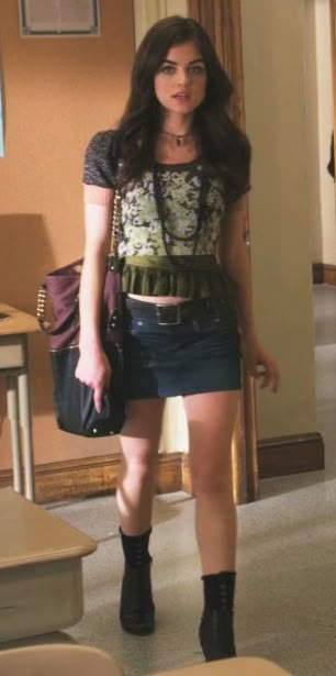 Aria Pll, 2010 Outfits, Aria Montgomery Style, Celebrities Tattoos, Aria Style, Pretty Little Liars Aria, Pretty Little Liars Outfits, Pll Outfits, Outfits 2014