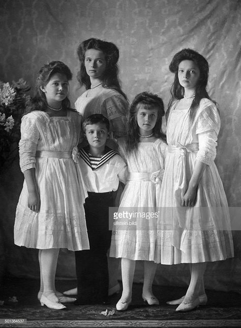 News Photo : Alexei Nikolaevich Romanov Tsarevich of Russia... Tatiana Romanov, Familia Romanov, Maria Nikolaevna, Alexei Romanov, Anastasia Nikolaevna, Tatiana Nikolaevna, Romanov Sisters, Anastasia Romanov, Russian Royalty