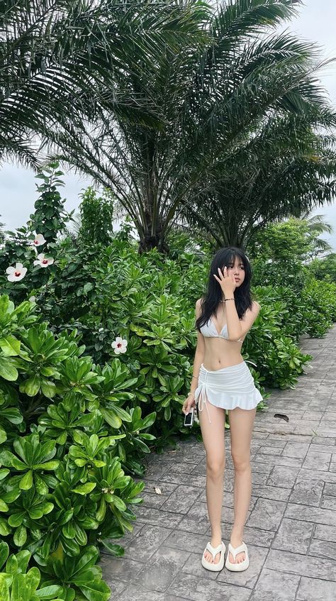 Cute Aesthetic Bikinis Korean, Beach Outfit Thailand, Summer Outfits Bikinis Beaches, Beach Aesthetic Poses Women, Aesthetic Bikinis For Summer, Asian Beach Outfit, Korean Beach Outfit Aesthetic, Japanese Beach Outfit, Beach Aesthetic Korean