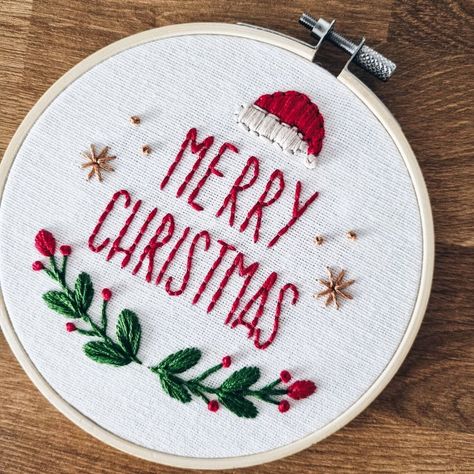 Christmas Embroidery Ideas, Beginning Embroidery, Christmas Hand Embroidery, Winter Embroidery, Embroidery Stitches Beginner, Holiday Embroidery, Christmas Embroidery Patterns, Christmas Embroidery Designs, Embroidery Christmas