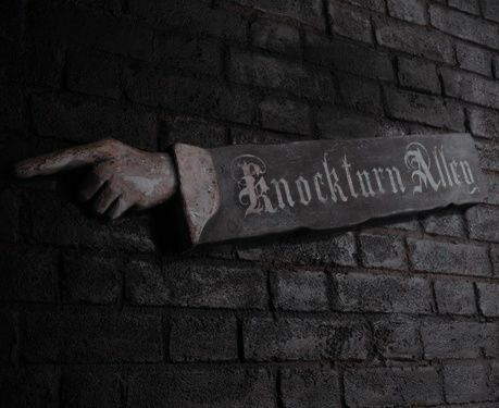 Knights Of Walpurgis, Knockturn Alley, Hp Aesthetic, Anniversaire Harry Potter, About Harry Potter, Lucius Malfoy, Hogwarts Aesthetic, Diagon Alley, Slytherin Aesthetic