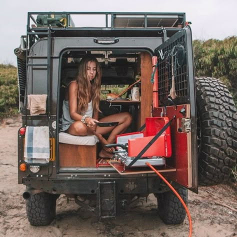 Land Rover Overland, Land Rover Defender Camping, Land Rover Camping, Defender Camper, Camping Accesorios, Van Life Diy, Land Rover Defender 110, Expedition Vehicle, Defender 90