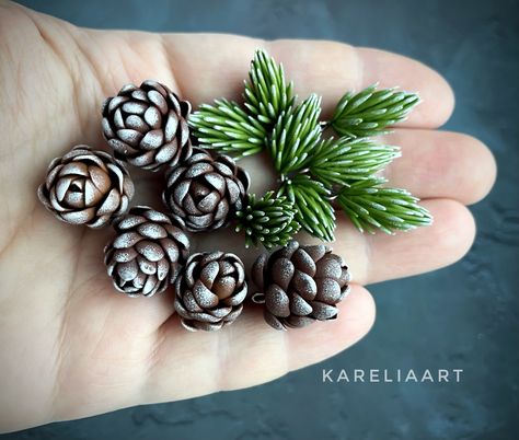 Polymer Clay Pinecone, Ceramic Pinecone, Polymer Flowers, Polymer Clay Jewelry Tutorials, Christmas Clay, Polymer Clay Christmas, Polymer Clay Diy, Polymer Clay Jewelry Diy, Clay Mugs