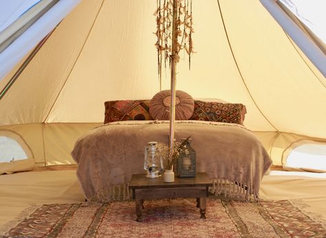 Wedding bell tents - Nordic boho to festival style - bell tent interiors & decor Bell Tent Interior, Bell Tent Glamping, Yurt Interior, Nordic Boho, Bell Tents, Aztec Decor, Patterned Rugs, Wedding Arch Rustic, Honeymoon Suite