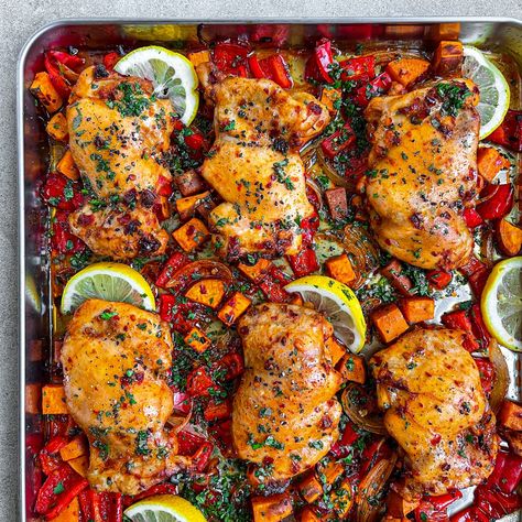 Harissa Chicken Tray Bake - Zena's Kitchen Chicken Tray Bake Recipes, Sausage Tray Bake, Baked Halloumi, Chicken Tray Bake, Harissa Chicken, Chicken Shawarma Recipe, Shawarma Recipe, Bake Chicken, Tray Bake Recipes