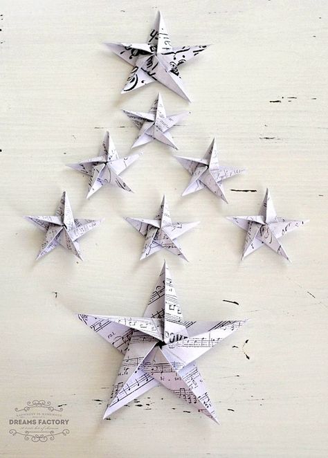 French DIY Paper Stars Ornaments | Welcome your tree by adorning it with a paper decorations DIY tutorial that will make it feel right at home. Multicultural Christmas, Plastic Butterflies, Money Folding, Diy Christmas Paper, Liturgical Living, Jul Diy, Paper Decorations Diy, Paper Christmas Decorations, Paper Christmas Ornaments