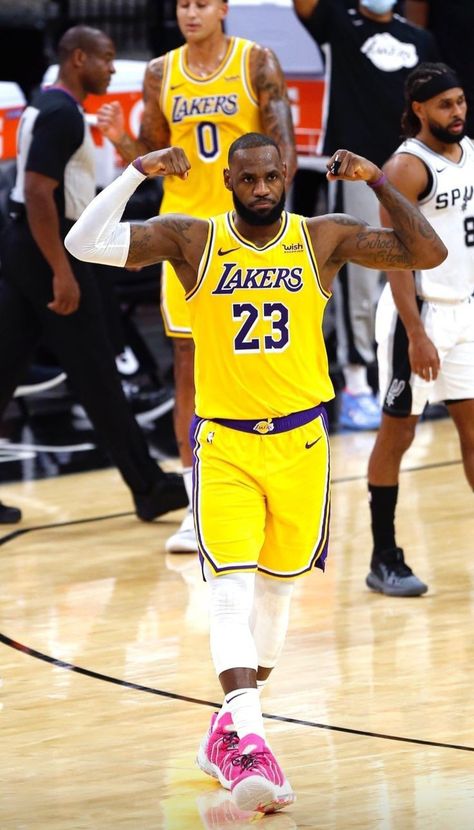 Lebron James King, Basketball Lebron James, James Wallpaper, James Lebron, James Basketball, Lebron James Basketball, Lebron James Wallpapers, Nba Lebron James, King Lebron James