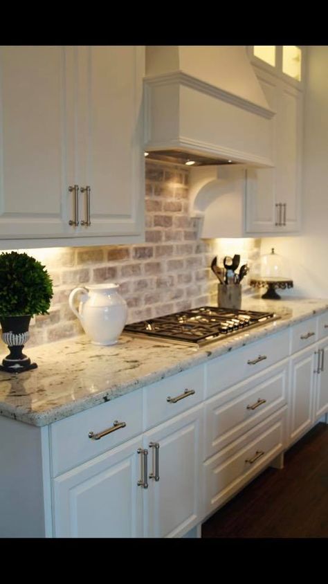 White Kitchen With Red Brick Backsplash, Cream And Brick Kitchen, Timeless Kitchen Backsplash Brick, White Kitchens With Brick Backsplash, Chicago Brick Backsplash Kitchen, Light Brick Backsplash Kitchen, Vintage Brick Backsplash Kitchen, White Wash Brick Backsplash Kitchen, Kitchen White Brick Backsplash