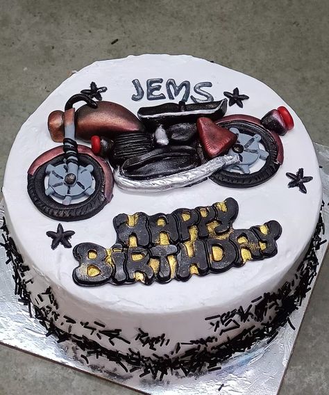 Fondant motor bike cake Motor Cake Design, Motor Bike Cake, Motor Cake, Bike Cake, Cake Design For Men, Bike Cakes, Men Birthday, Motor Bike, Man Birthday