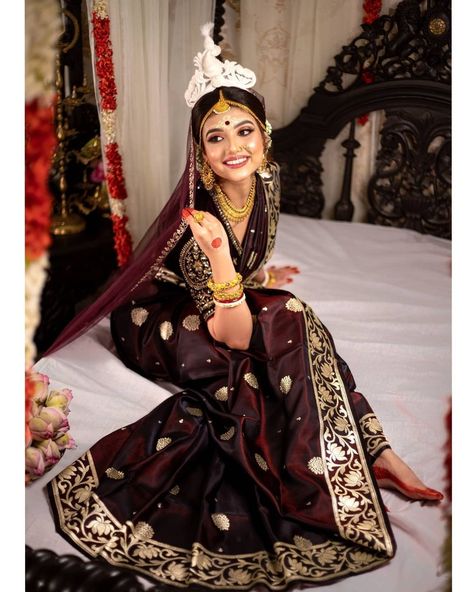 Banarasi Saree Bengali, Bengali Bride Bengali Bride Reception Look, Registry Marriage Look Bengali, Benarasi Saree Wedding Bengali, Bengali Wedding Reception Look, Bengali Bride Reception Look Saree, Benarasi Saree Bengali, Modern Bengali Bride, Benarasi Saree Wedding