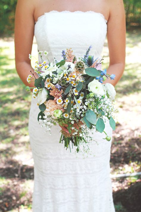 Rustic Wedding Diy, Wildflower Bouquet, Wildflower Wedding, Glamorous Wedding, Davids Bridal, Flowers In Hair, Wedding Centerpieces, White Wedding, Luxury Wedding