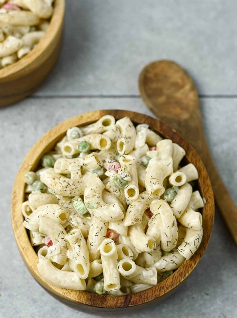 This Vegan Macaroni Salad is so easy to make and ready in less than 30 minutes. A healthy delicious summer pasta salad sure to please everyone. #veganrecipes #healthyrecipes #easy #macaronisalad Vegan Macaroni Salad, Awesome Salads, Macaroni Salad Ingredients, Vegan Bacon Bits, Mayo Dressing, Vegan Pasta Salad, Macaroni Salad Recipe, Cold Pasta Salad, Vegan Bacon