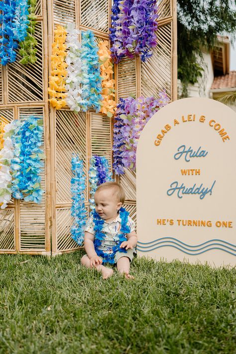 "Aloha One" Hula themed 1st birthday party - 100 Layer Cake First Luau Birthday Party Boy, Big Kahuna Birthday Party, First Birthday Hawaiian Theme, Hawaiian Themed First Birthday Party, Hula First Birthday Hawaiian Luau, Hula Birthday Party, Luau Theme First Birthday Party, Hawaiian One Year Old Party, Hula Themed Party