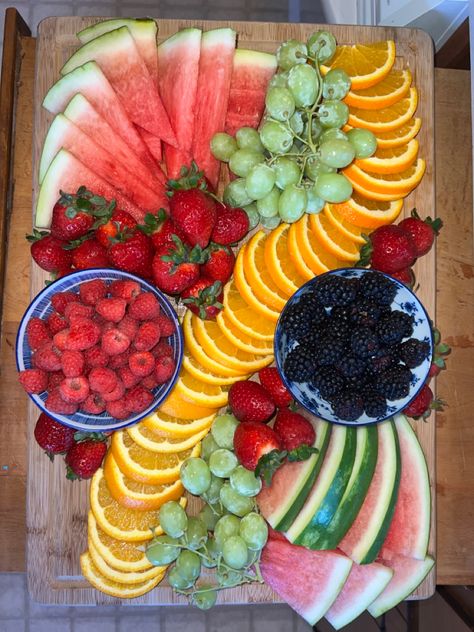 Fruit And Pastry Platter, Mother's Day Fruit Platter, Fruit Tray Aesthetic, Rectangle Fruit Platter, Fruit Charcuterie, Fruit Platter Ideas Party, Fruit Board, Fruit Garnish, Fruit Platters