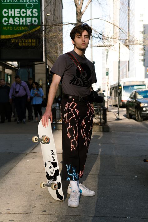 Skateboarder Pose, Person On Skateboard Reference, Person Holding Skateboard, Poses With A Skateboard, Skate Board Pose Reference, Skateboarding Poses Drawing Reference, Skating Poses Skateboard, Posing With Skateboard, Holding A Skateboard