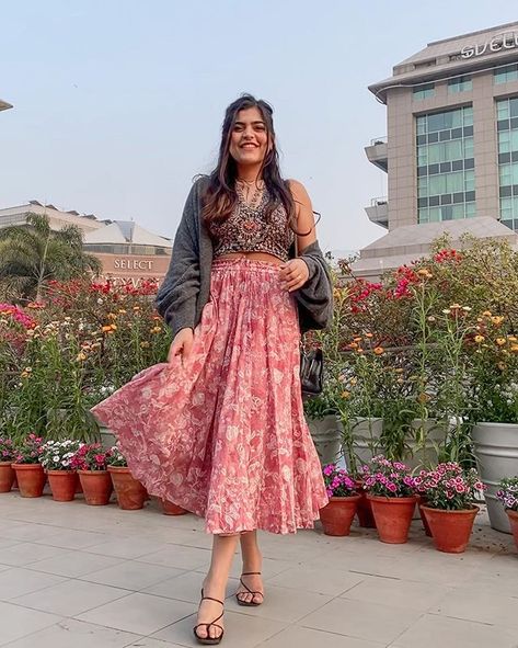 Kritika Khurana (@thatbohogirl) • Instagram photos and videos Western Boho Outfits, Kritika Khurana, Boho Wear, Boho Fits, Bandhani Dress, Casual Indian Fashion, Fashion Designing, Boho Girl, Quick Outfits