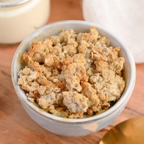 Protein Banana Crumble With Oats Crumble Cake Recipe, Banana Crumble, Baking With Protein Powder, Unflavored Protein Powder, Protein Baking, High Protein Desserts, Oat Crumble, Banana Protein, Banana Breakfast