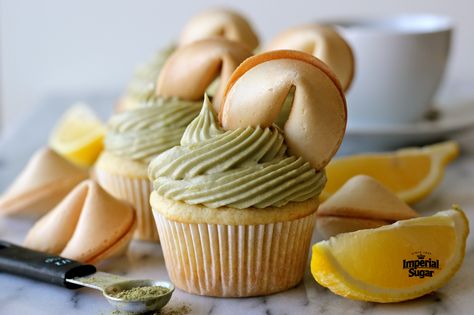 Matcha Cream Cheese, Green Tea Cupcakes, Tea Cupcakes, Matcha Cream, Tea Cup Cake, Matcha Recipe, Cheese Frosting, Cream Cheese Frosting, Mini Cakes