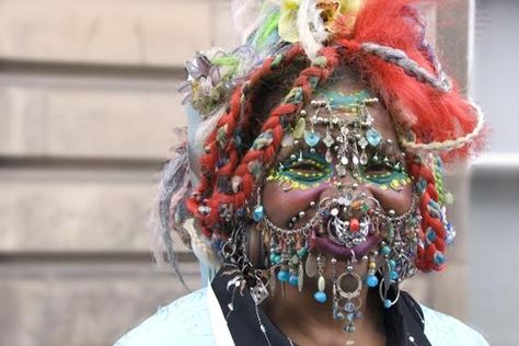 This woman has over 6000 piercings, most of them in her genitalia......yuk, and why?? Elaine Davidson, Plastic Surgery Gone Wrong, Piercings Unique, Girls Pin, Gone Wrong, Body Modifications, Home Health, Nose Piercing, Do Something