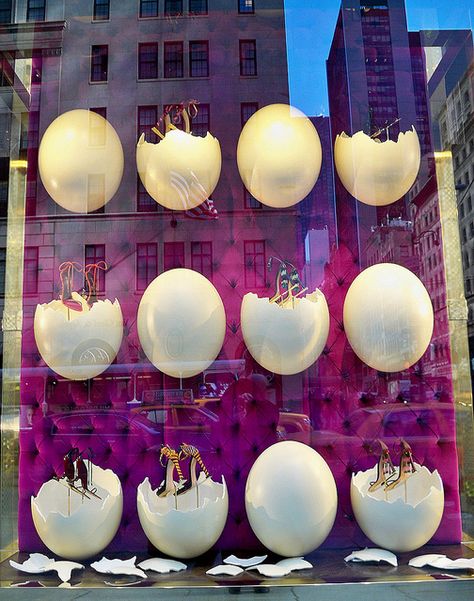 Louis Vuitton Window Display, Easter Window Display, Storefront Ideas, Spring Window Display, Store Inspiration, Nautical Chic, Store Window Displays, Spring Window, Retail Windows