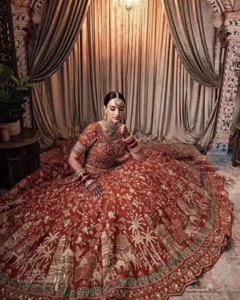 Orange Lehenga Bridal, Orange Wedding Lehenga, Tamil Outfits, Burnt Orange Lehenga, Shaadi Outfits, Diamond Fabric, Orange Lehenga, Indian Wedding Bride, Bride Photos Poses